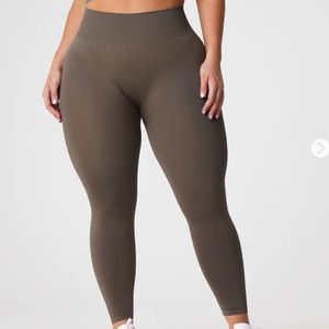 NVGTN Olive Solid Seamless Leggings sz. L